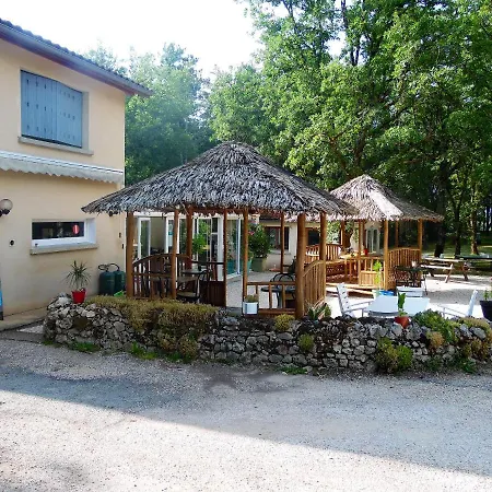 Prázdninový dům Bungalow De 2 Chambres Avec Piscine Partagee Terrasse Amenagee Et Wifi A Payrac