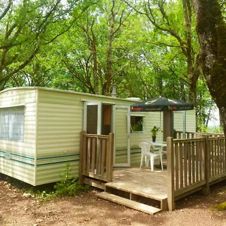 Prázdninový dům Bungalow De 2 Chambres Avec Piscine Partagee Terrasse Amenagee Et Wifi A *