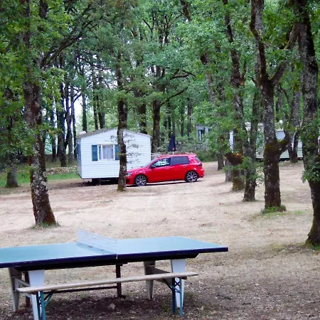 Bungalow De 2 Chambres Avec Piscine Partagee Terrasse Amenagee Et Wifi A Prázdninový dům